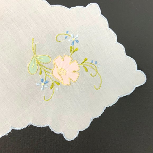 Vintage Bread Busket Napkin Hand Embroidered Flowers - Picture 10 of 16